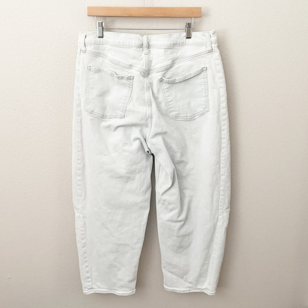 OLD NAVY | High-Rise Wide Barrel Leg Light Wash Jeans Denim | Size 16 - Picture 4 of 6